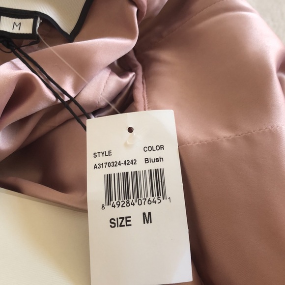 Alexis lace beautiful blush  👗 - Picture 7 of 7